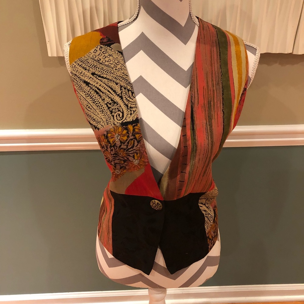 Vest - Picture 2 of 3